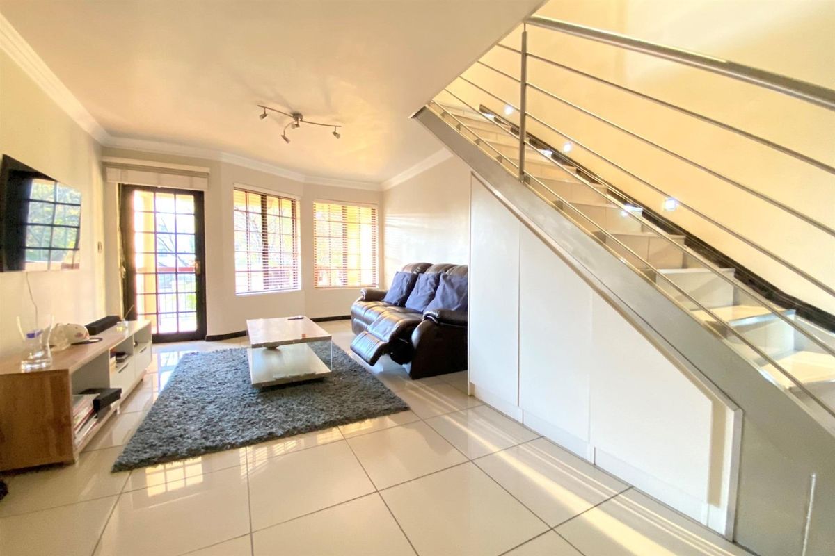 Apartment For Sale in Morningside, Sandton - Photo 3