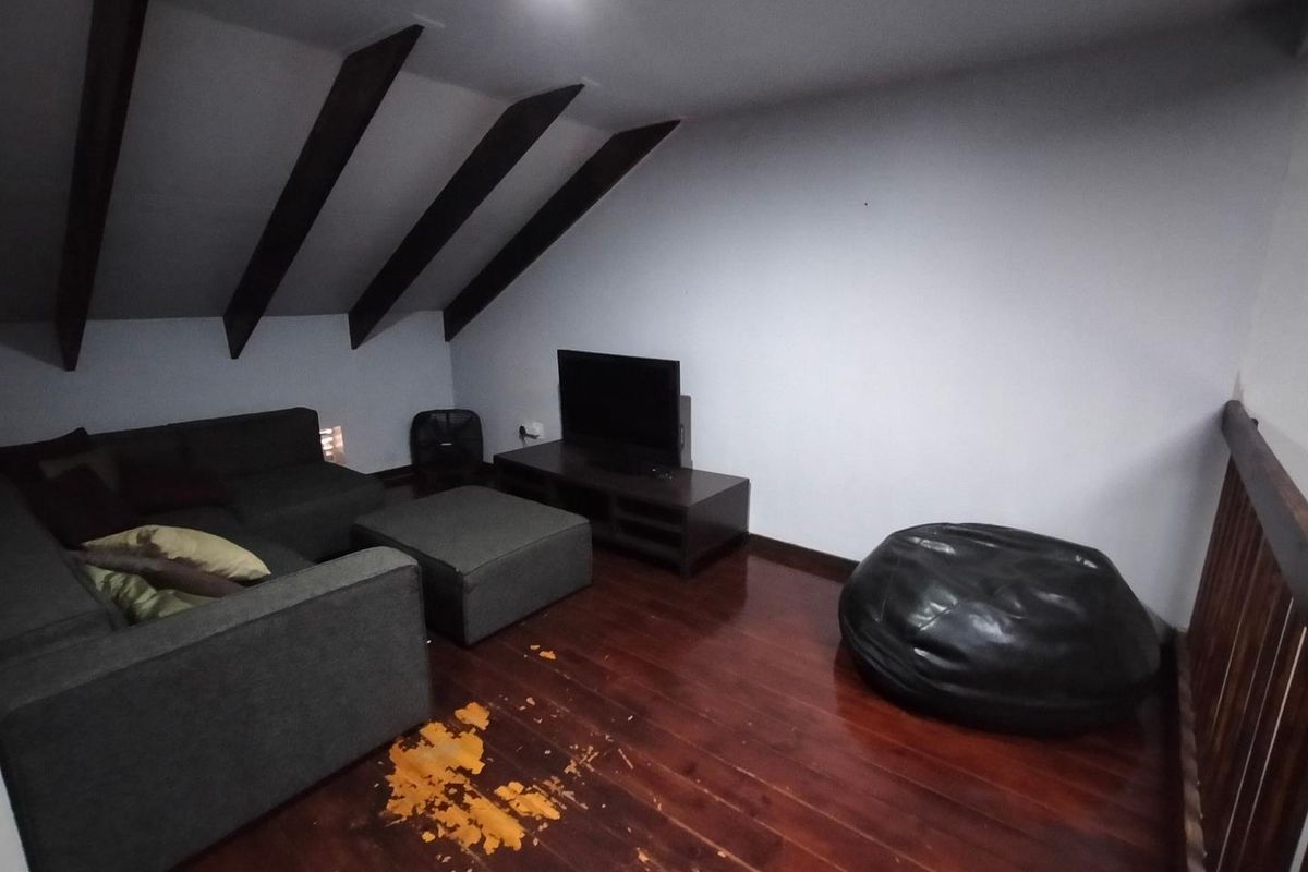 Charming Three-Bedroom Townhouse Clubview [Yvanne] - Photo 2