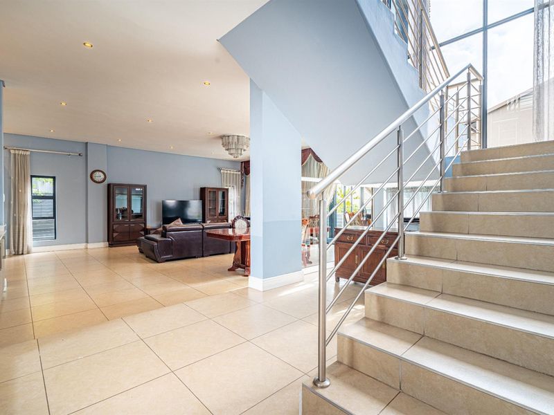 House For Sale in Waterfall Country Village, Midrand - Photo 8