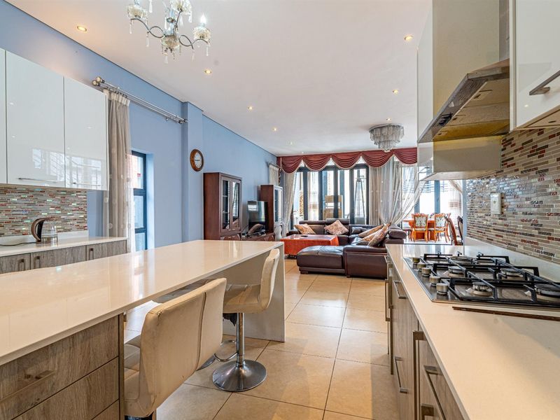 House For Sale in Waterfall Country Village, Midrand - Photo 6