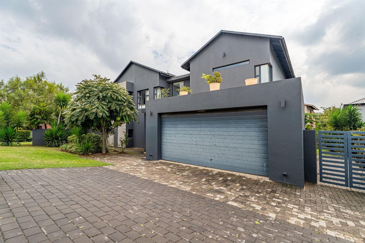 House For Sale in Waterfall Country Village, Midrand - Photo 2