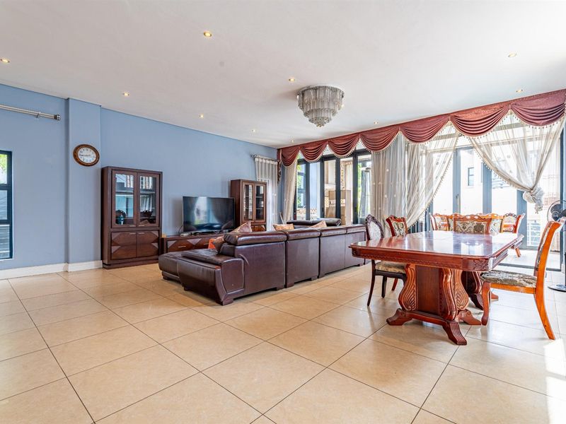 House For Sale in Waterfall Country Village, Midrand - Photo 3