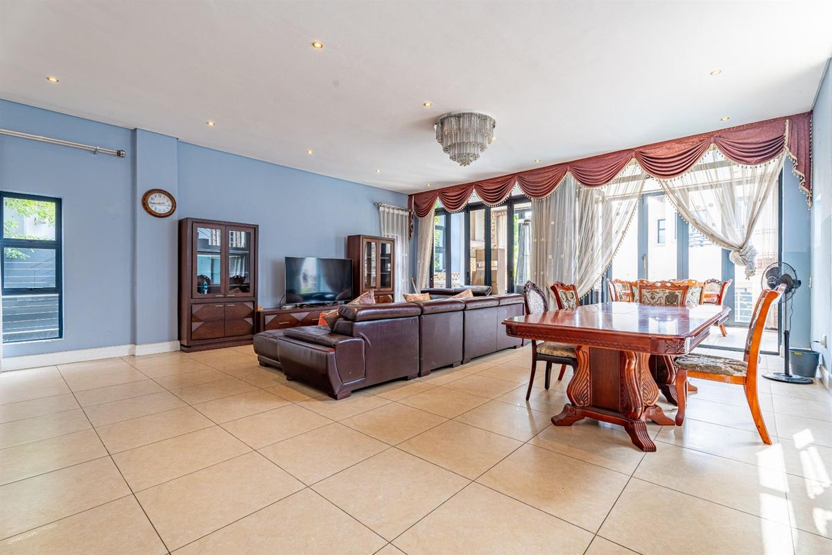 House For Sale in Waterfall Country Village, Midrand - Photo 3