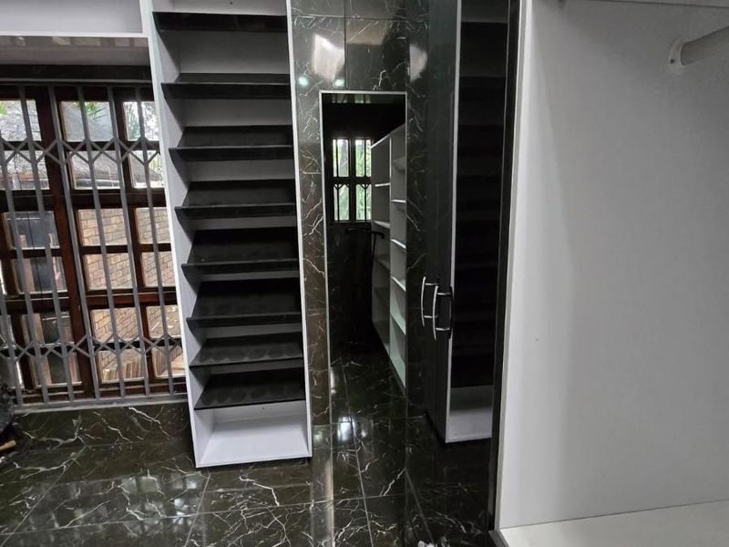 SPACIOUS FAMILY HOME TO RENT IN SUNWARD PARK - Photo 2