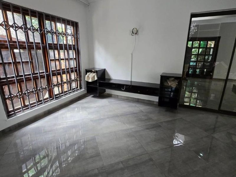 SPACIOUS FAMILY HOME TO RENT IN SUNWARD PARK - Photo 6