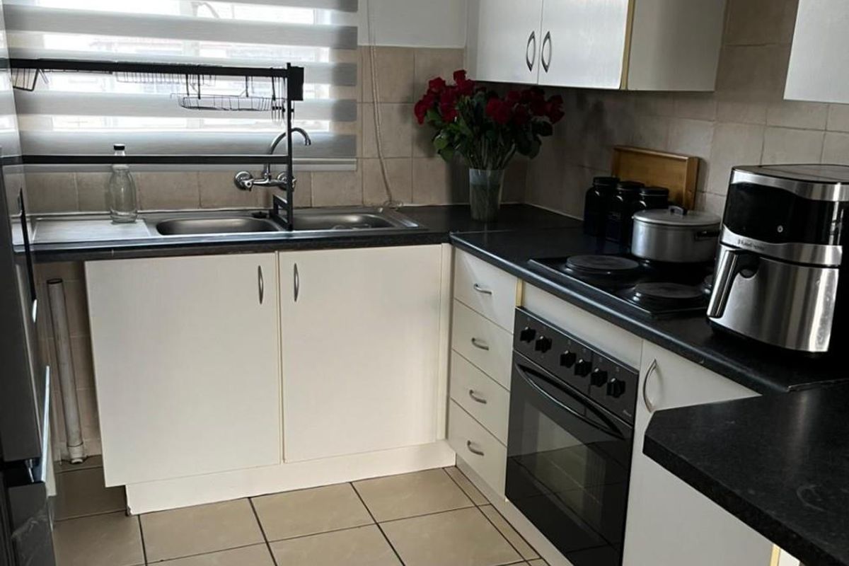 Modern 2-Bedroom Apartment To Rent in Parkrand - Photo 3