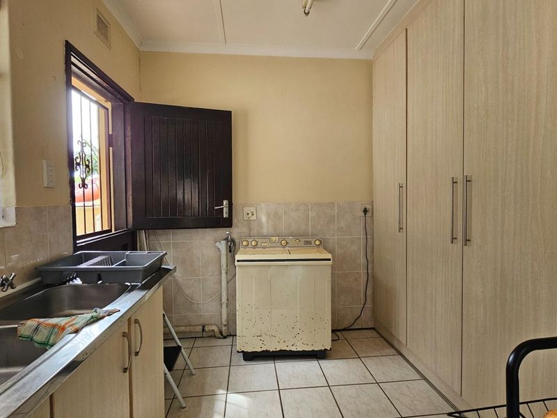 Coastal Convenience Meets Comfortable Living in Margate - Photo 8