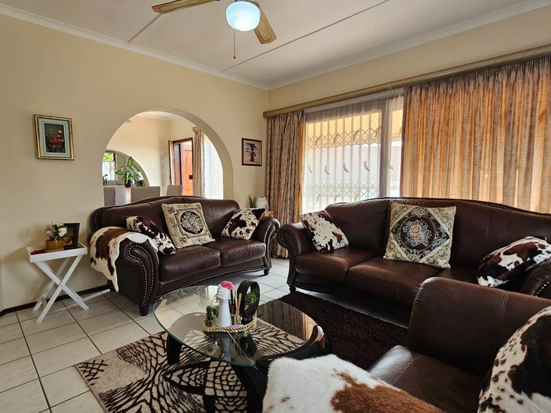 Coastal Convenience Meets Comfortable Living in Margate - Photo 5