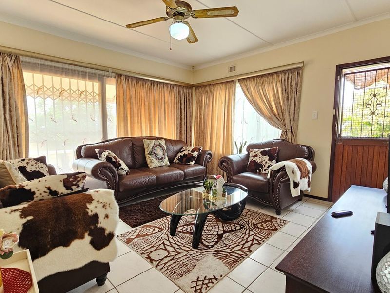 Coastal Convenience Meets Comfortable Living in Margate - Photo 4