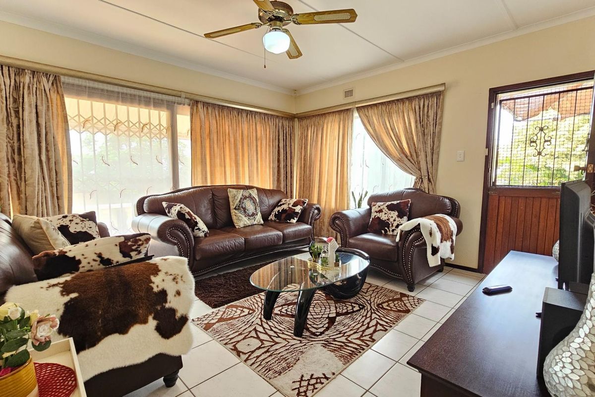 Coastal Convenience Meets Comfortable Living in Margate - Photo 4
