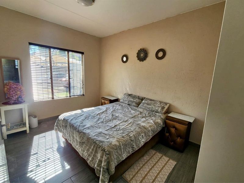 Apartment For Sale in Greenstone Hill, Edenvale - Photo 5