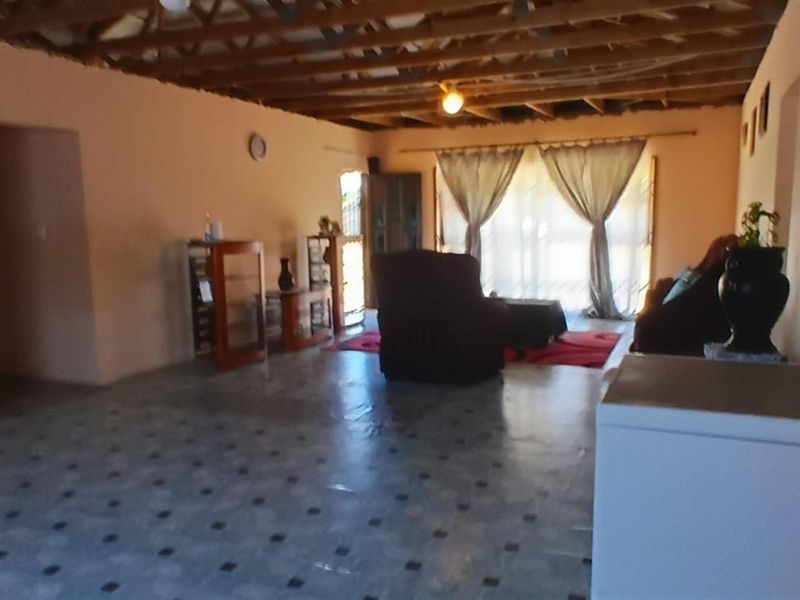 5 Bedroom House for Sale in Mandlazini, Richards Bay, KwaZulu Natal - Photo 7