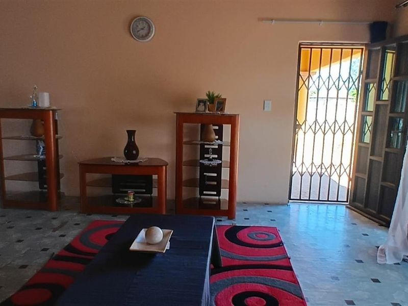 5 Bedroom House for Sale in Mandlazini, Richards Bay, KwaZulu Natal - Photo 6