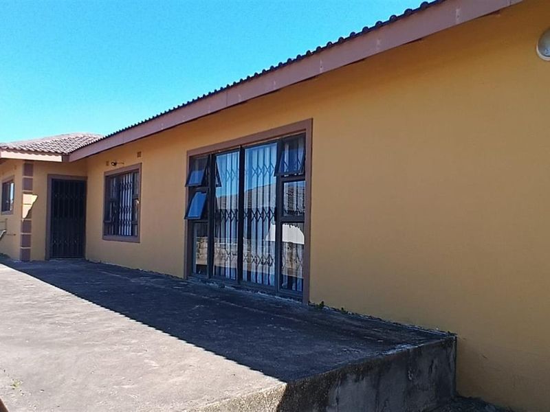 5 Bedroom House for Sale in Mandlazini, Richards Bay, KwaZulu Natal - Photo 4