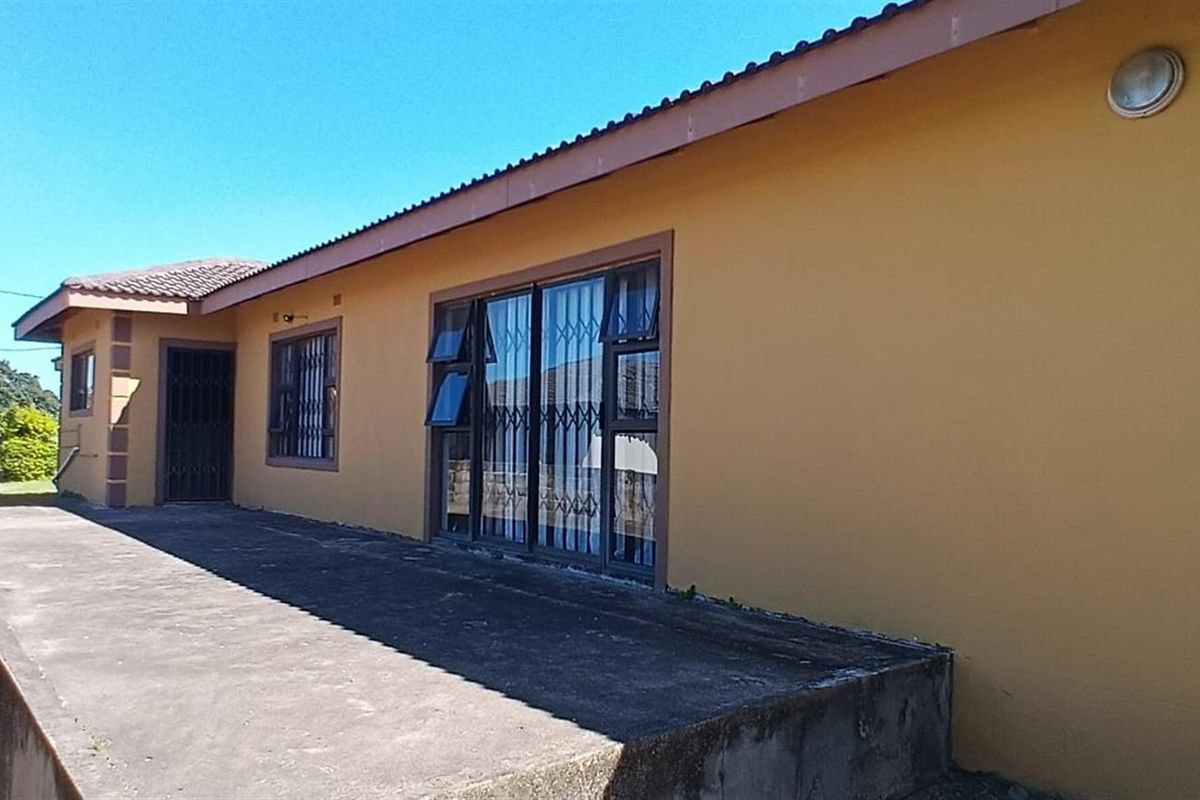 5 Bedroom House for Sale in Mandlazini, Richards Bay, KwaZulu Natal - Photo 4