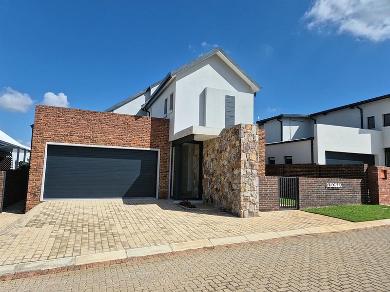3 Bedroom Double-Storey Home with Solar Power in Helderzicht Eco Estate, Potchefstroom, North West - Photo 9