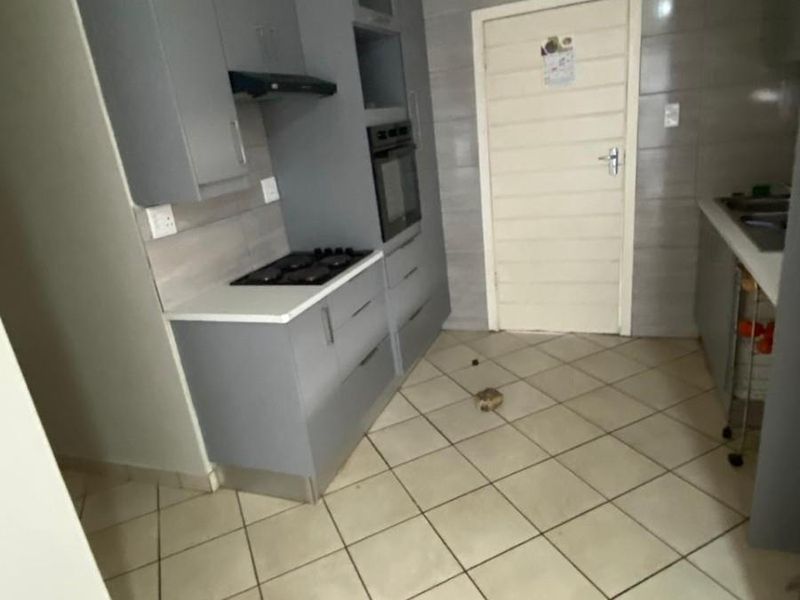 3 Bedroom House to Rent in Glenway Estate, Pretoria - Photo 4