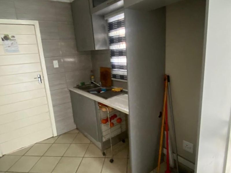 3 Bedroom House to Rent in Glenway Estate, Pretoria - Photo 5