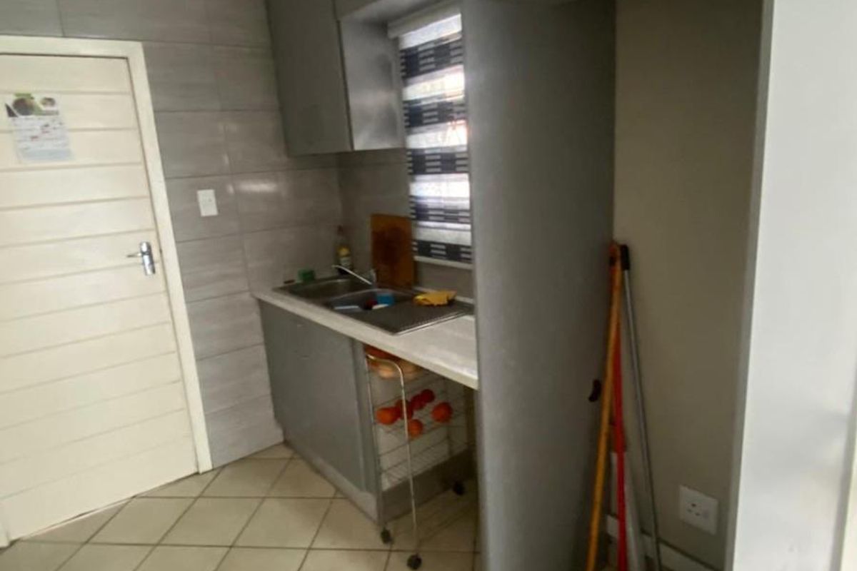 3 Bedroom House to Rent in Glenway Estate, Pretoria - Photo 5