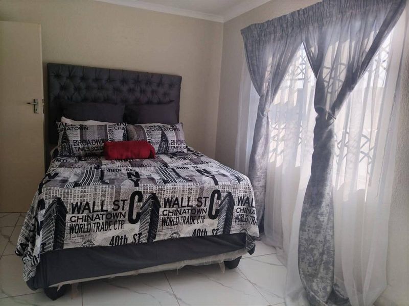 MODERN 3 bedroom house available for rental immediately - Photo 8