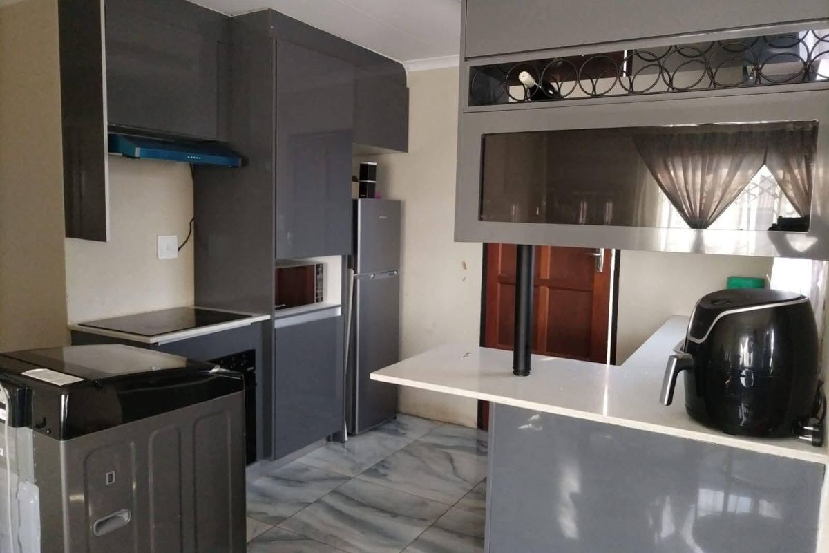 MODERN 3 bedroom house available for rental immediately - Photo 5