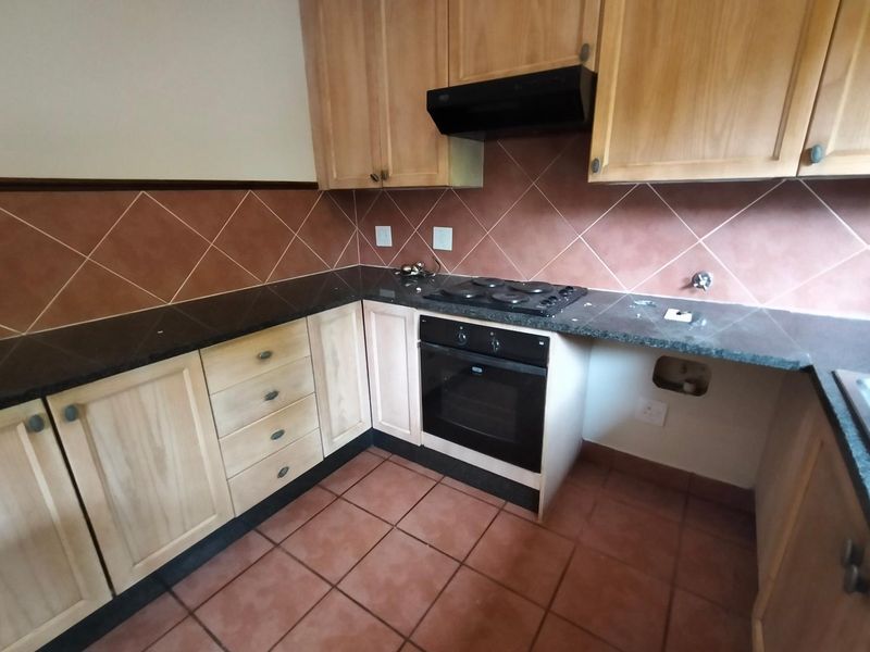 Townhouse For Sale in Eco Park Estate, Highveld, Centurion - Photo 9