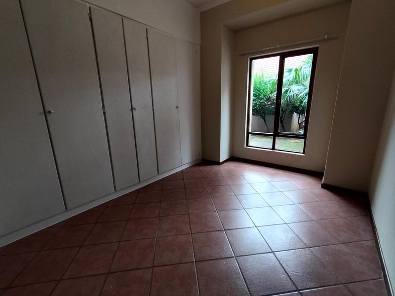Townhouse For Sale in Eco Park Estate, Highveld, Centurion - Photo 6