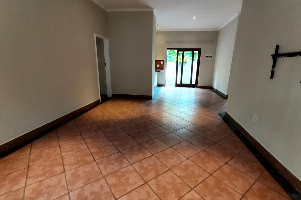 Townhouse For Sale in Eco Park Estate, Highveld, Centurion - Photo 5