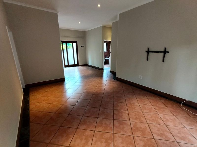 Townhouse For Sale in Eco Park Estate, Highveld, Centurion - Photo 2