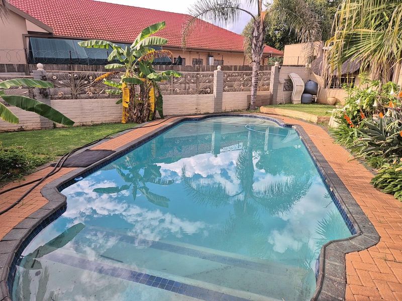 House For Sale in Baillie Park, Potchefstroom, North West - Photo 2