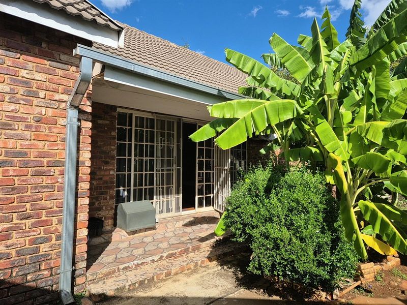 House For Sale in Baillie Park, Potchefstroom, North West - Photo 8