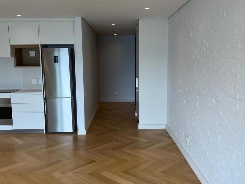 WHERE RESIDENCIAL COMFORT MEETS RETAIL CONVENIENCE - Photo 8