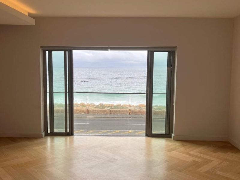 WHERE RESIDENCIAL COMFORT MEETS RETAIL CONVENIENCE - Photo 2