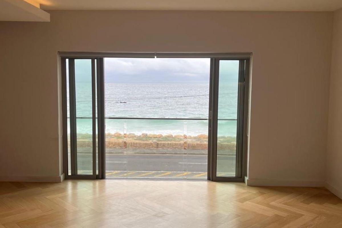 WHERE RESIDENCIAL COMFORT MEETS RETAIL CONVENIENCE - Photo 2