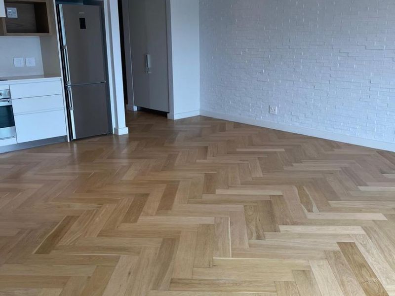 WHERE RESIDENCIAL COMFORT MEETS RETAIL CONVENIENCE - Photo 5