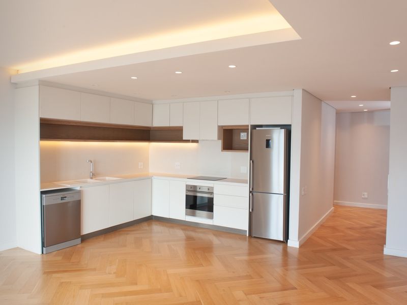 WHERE SEA VIEWS AND RESIDENTIAL COMFORT MEET RETAIL CONVENIENCE - Photo 7