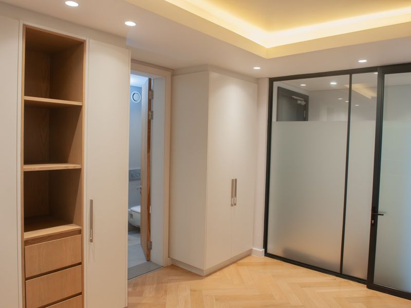 WHERE SEA VIEWS AND RESIDENTIAL COMFORT MEET RETAIL CONVENIENCE - Photo 10