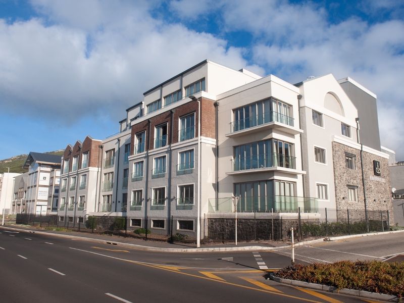 WHERE SEA VIEWS AND RESIDENTIAL COMFORT MEET RETAIL CONVENIENCE - Photo 5