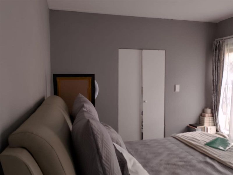 Two Bedroom Apartment For Sale in Groblerpark, Roodepoort - Photo 7