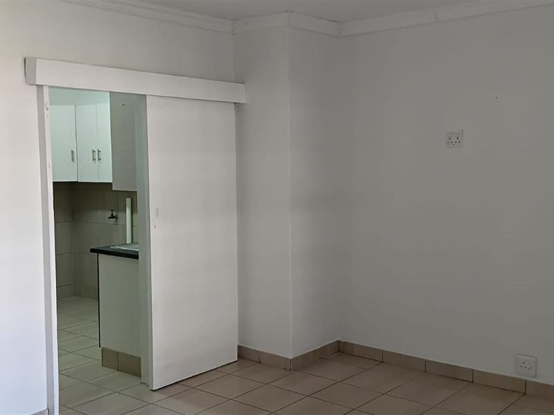 3 Bedroom Duplex to Rent in Meer En See, Richards Bay, KwaZulu Natal - Photo 3