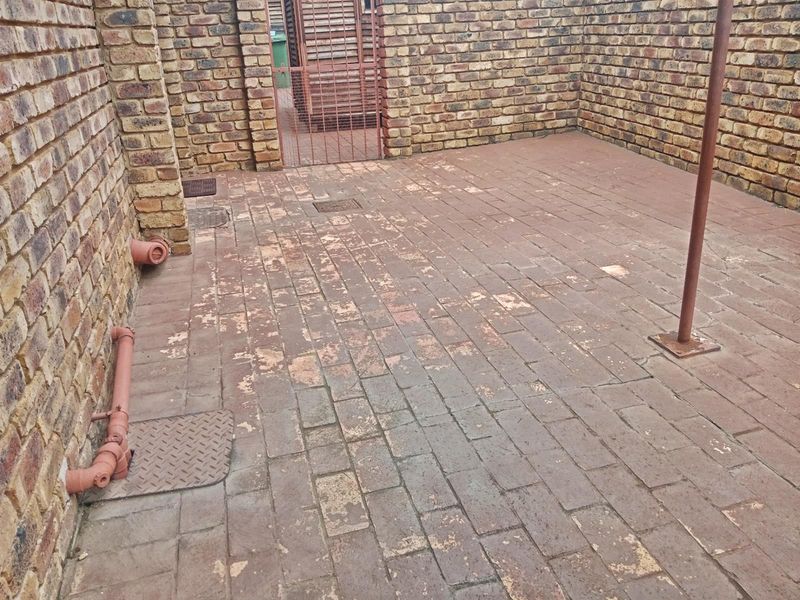 House For Sale in East Lynne, Pretoria. Prime Investment - Photo 7
