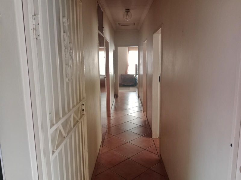 House For Sale in East Lynne, Pretoria. Prime Investment - Photo 9