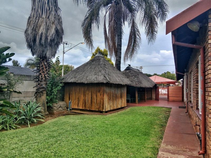 House For Sale in East Lynne, Pretoria. Prime Investment - Photo 10