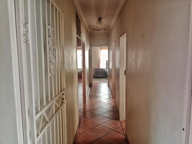 House For Sale in East Lynne, Pretoria. Prime Investment - Photo 8