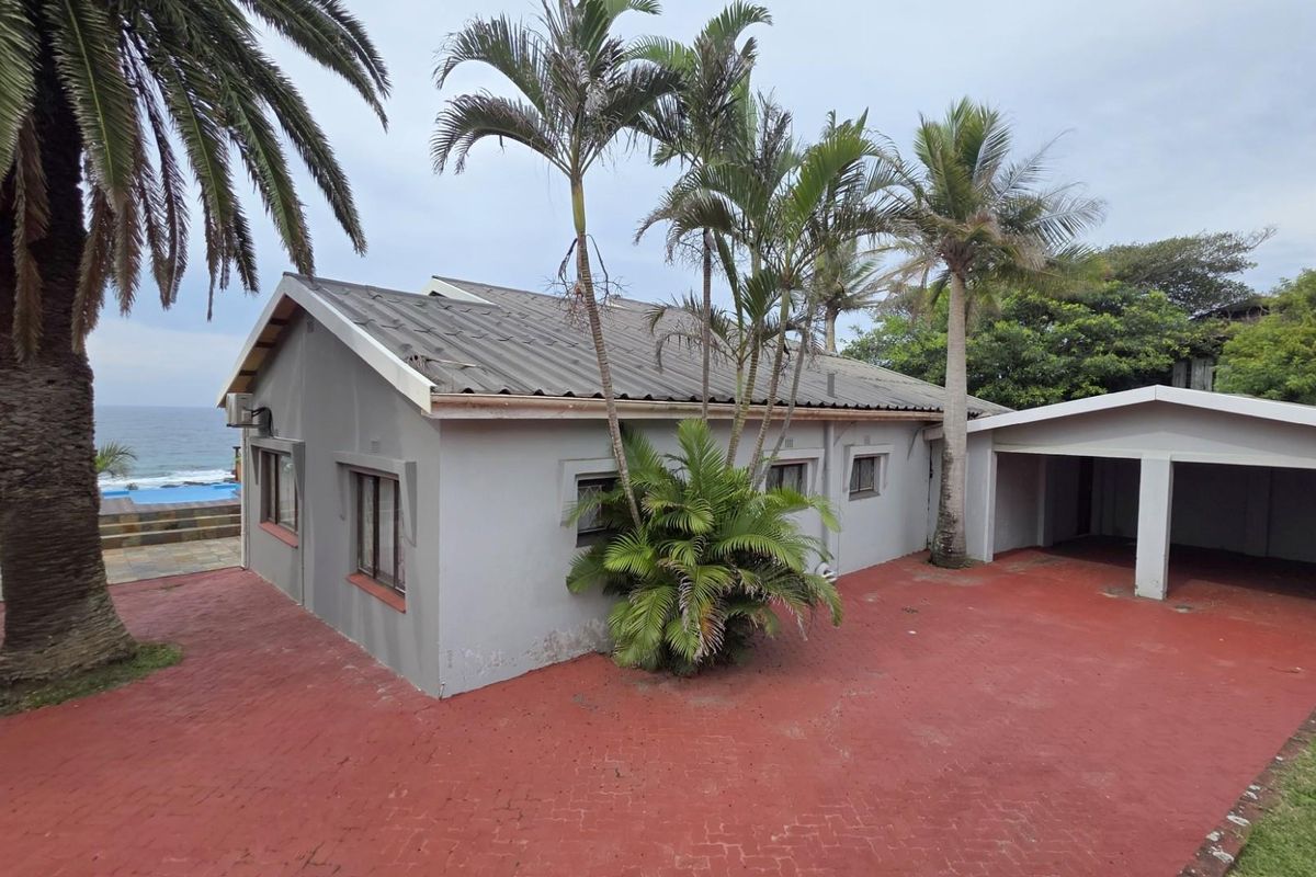 Beachfront home For Sale in Picturesque Port Edward, KwaZulu Natal - Photo 5