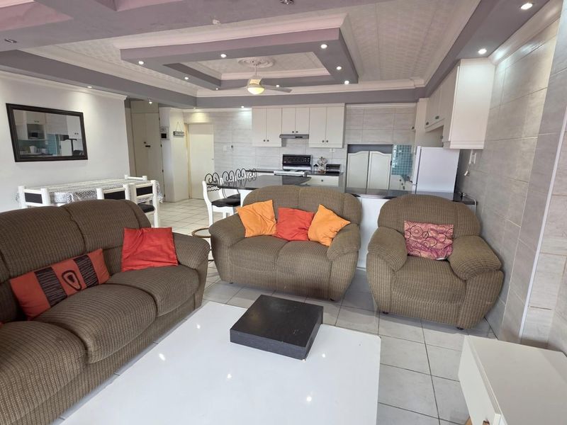 Beachfront home For Sale in Picturesque Port Edward, KwaZulu Natal - Photo 6