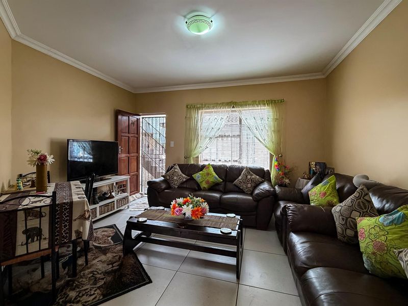 Well-Maintained Apartment for Sale in Scheepershoogte | Listed by Danté Koen, eXp Realty - Photo 6