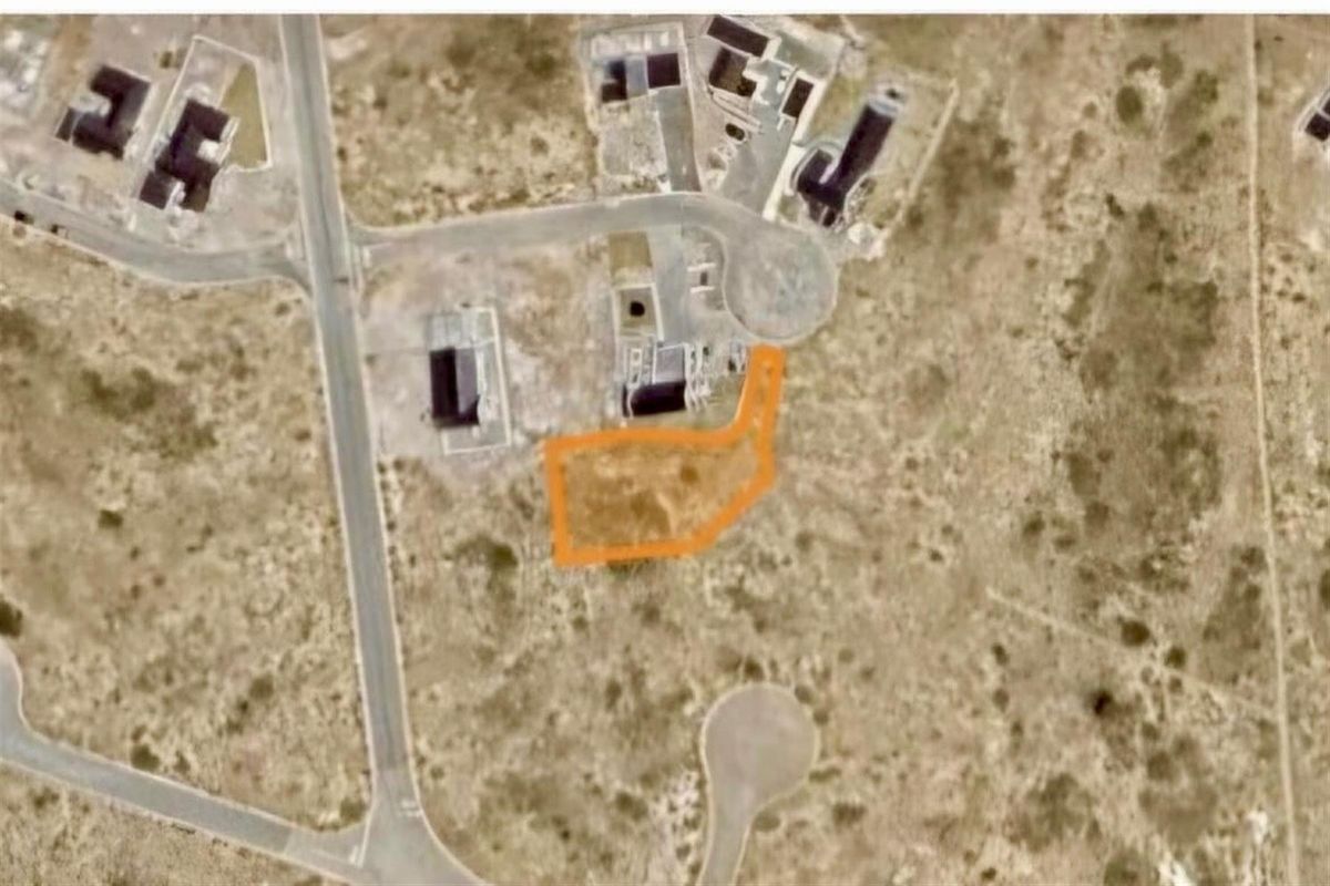 721m2 Vacant Stand in Hoogland Mountain Estate - Secure Coastal Living with Views - Photo 3