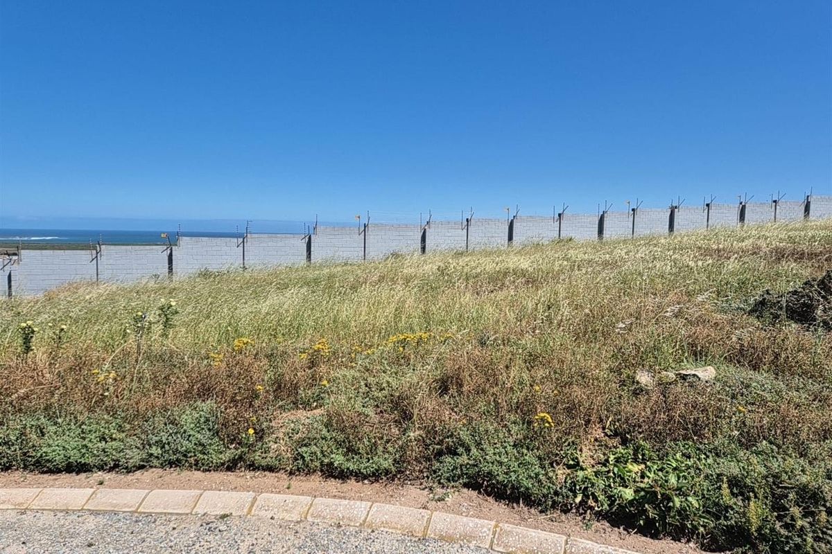 667m2 Vacant Stand for Sale in Hoogland Mountain Estate - Sea Views and Secure Living - Photo 2