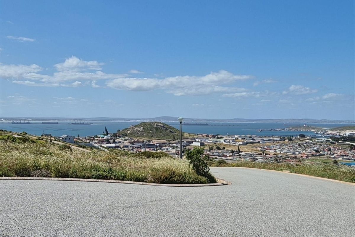 667m2 Vacant Stand for Sale in Hoogland Mountain Estate - Sea Views and Secure Living - Photo 3